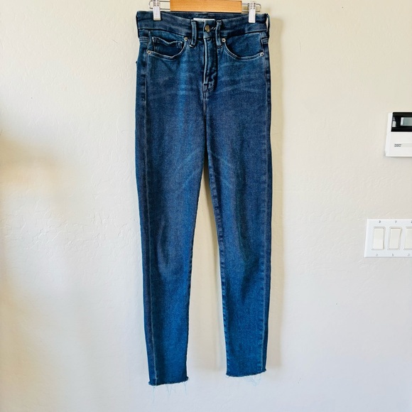 Good American Good Waist frayed hem skinny jean 0/25 - Picture 2 of 7